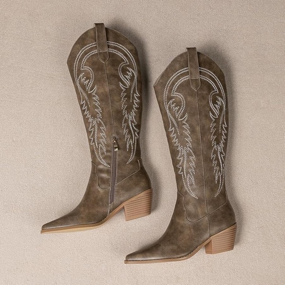 Shoes - NWOT Women Western Cowboy Boots Knee High Pointed Toe Cowgirl Boots With Zipper